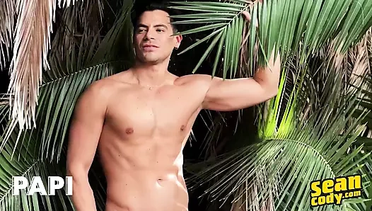 Eğlenceli hunk olaf sünnetsiz yarağını okşamadan ve dölünü üzerine sıçratmadan önce sağlam vücudunu sergiliyor - papi