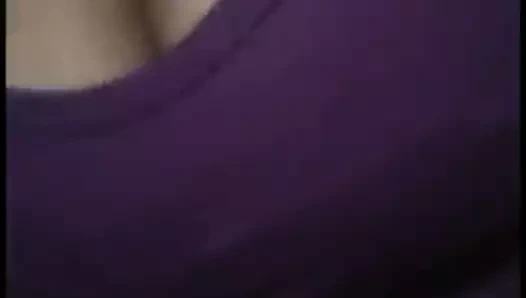 kız arkadaşı kaldırır onu külot için göstermek traş KEDİ