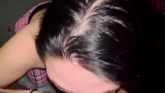 Kocası bana hayır dedikten sonra koca yaraklı bir yabancıyı emiyor