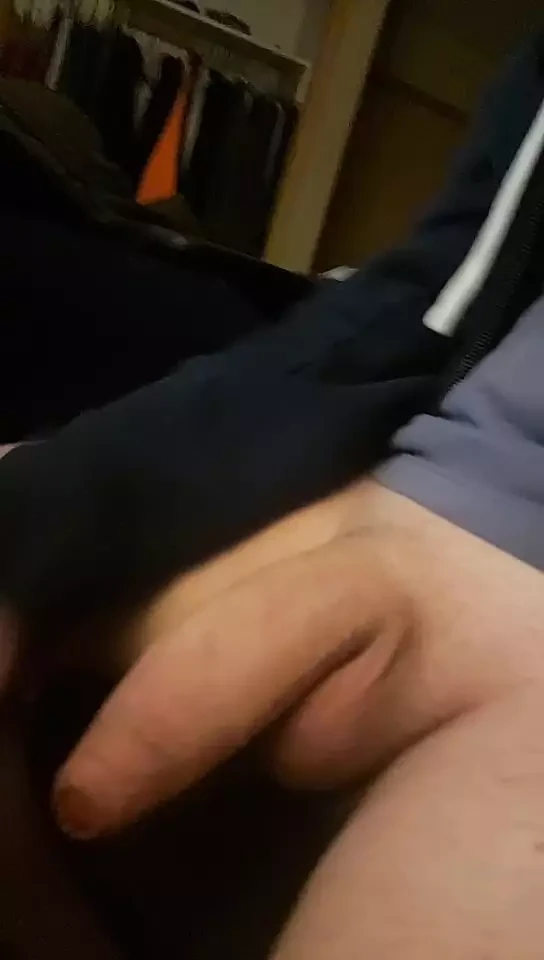 Sünnetsiz yarağımı uyandırıyorum