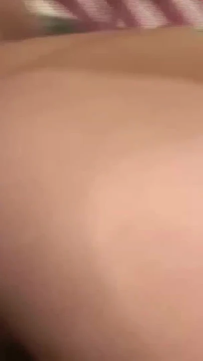 Ateşli esmer orta yaşlı seksi kadın büyük sert yarağımı sikiyor | Klip 3