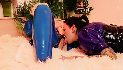 Amcık strapon sikme ve kedi yalama - arya grander ile lateks seks