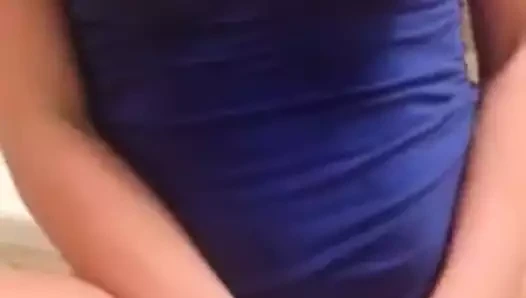 seksi emzikli MİLF