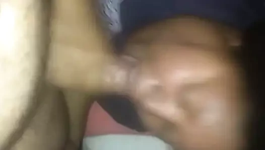 Siyah yutma yüze boşalma