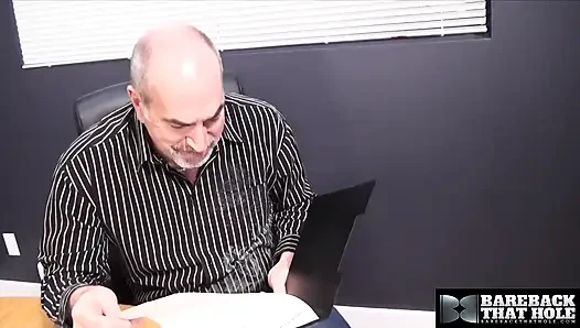 Prezervatifsizbu delik gri saçlı martin pe prezervatifsiz phil mehup götü
