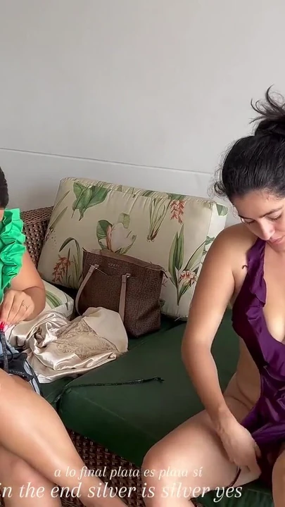 "Zaman dururken donuyor ve sikişiyorlar" den muhteşem an