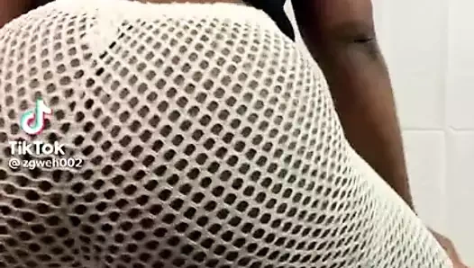 Une bonne chienne au gros cul