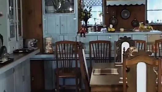 Haydut yalıyor azgın siyah fahişeler ıslak kedi ve büyük memeler, sonra onu sikikleri