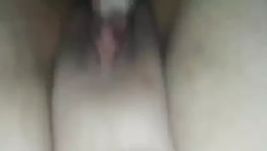 Benim esmer hafif kız arkadaşımı beceriyor.