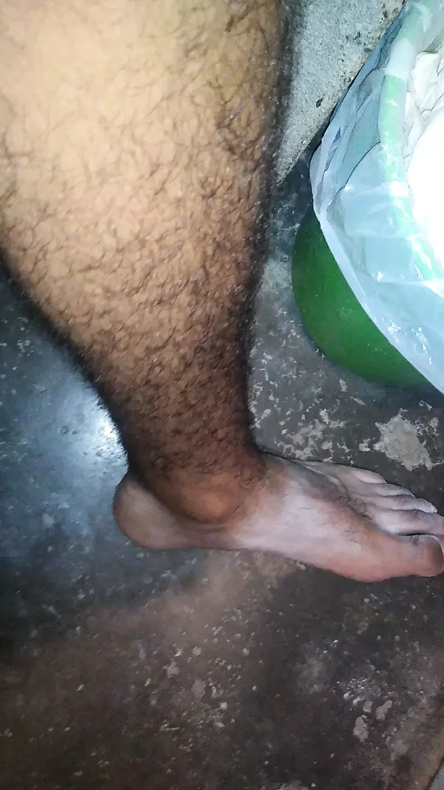 Burada benimle olsan