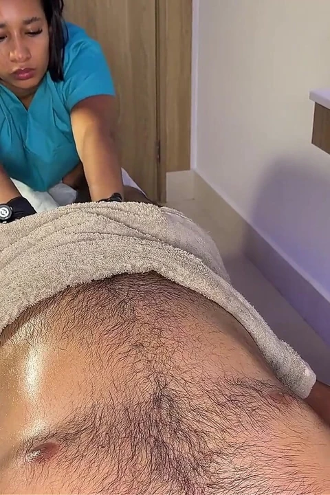 Leyne Rodriguez gerçek amatör latin ilk kez nuru gel deniyor