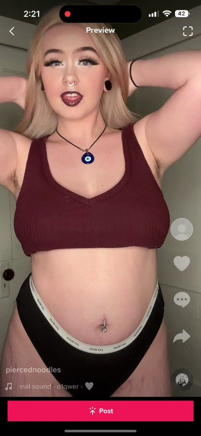 Tiktok sürtük piercednoodle her şeyi gösterir