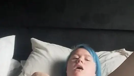 Orta yaşlı seksi kadın sihirli değnek