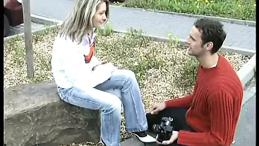 Sevimli genç aldı yukarı için ilk anal