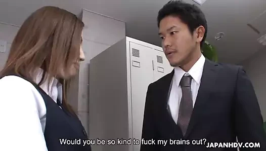 Patron ofisten tamamen ayrılan sekreterine kremler