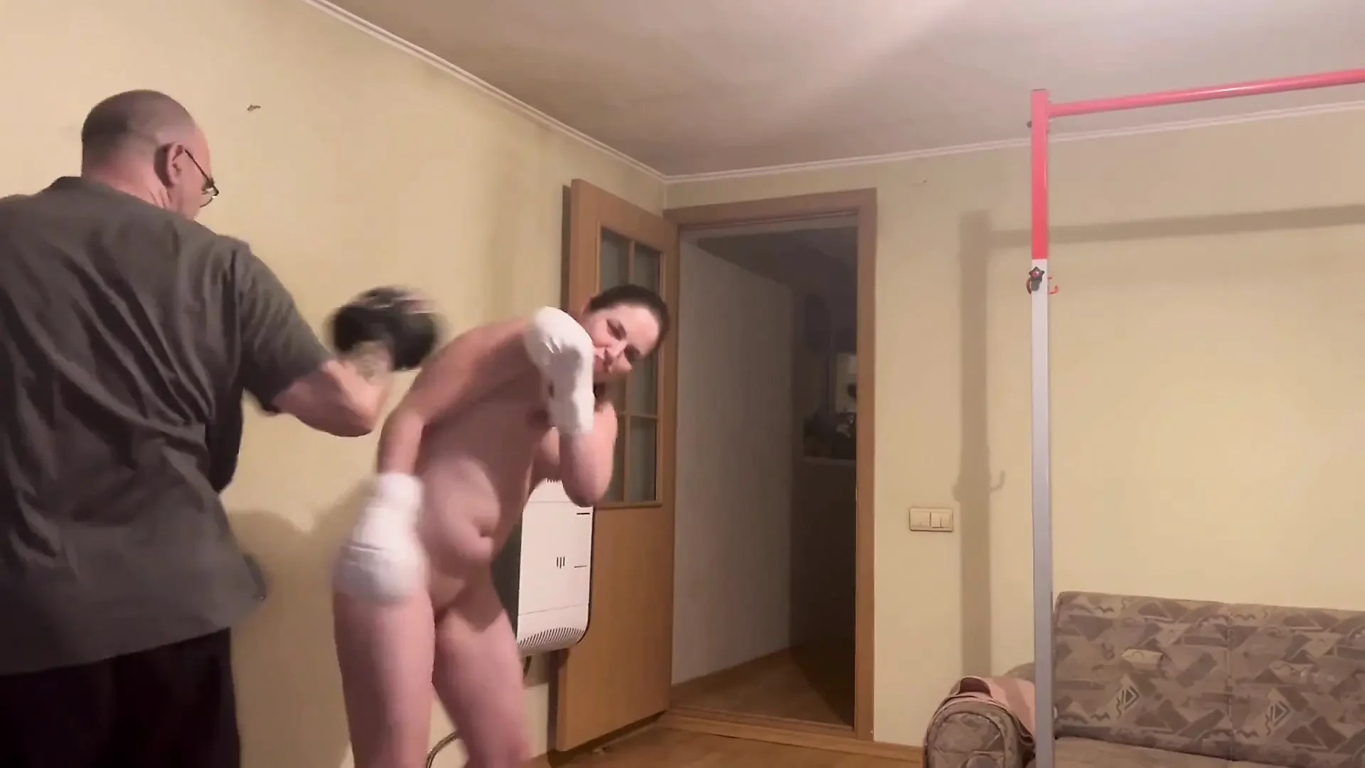 Ağız koruyucu ile sert boks