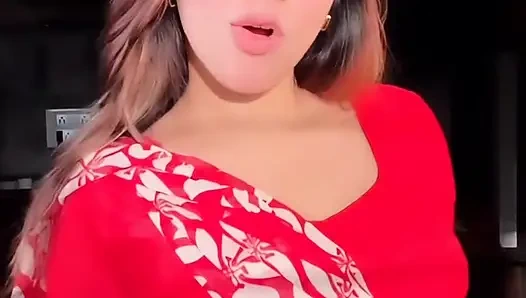 Lucknow süper ateşli üvey kız kardeş üvey erkek kardeşi tarafından gece vakti baştan çıkarıyor