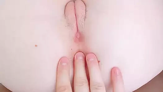 Masaj yaparken şişman göt zevkimi tatmin etmek için üvey kız kardeşimin kıllı amını kullanıyorum