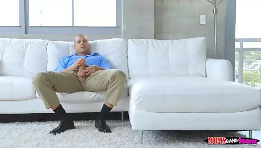 kahrolası ona ttepmoms adam