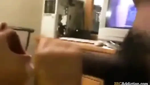 Büyük zenci yarağı bağımlılığı -% 100 amatör ve ev yapımı porno videoları. Orta yaşlı seksi kadınlar büyük zenci yarağı bağımlısı ve ırklararası sikiş
