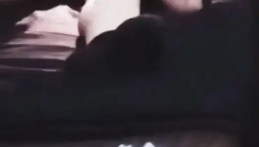 benim için sert boşalana kadar İtalyan oda arkadaşım tarafından sikiliyor