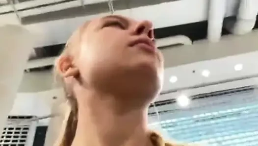 Public Squirting in the changing room with jucielussie