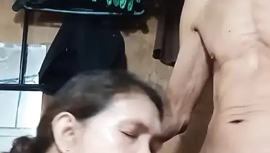 Başka bir götlü sikimi güçlü bir şekilde tatmin etti