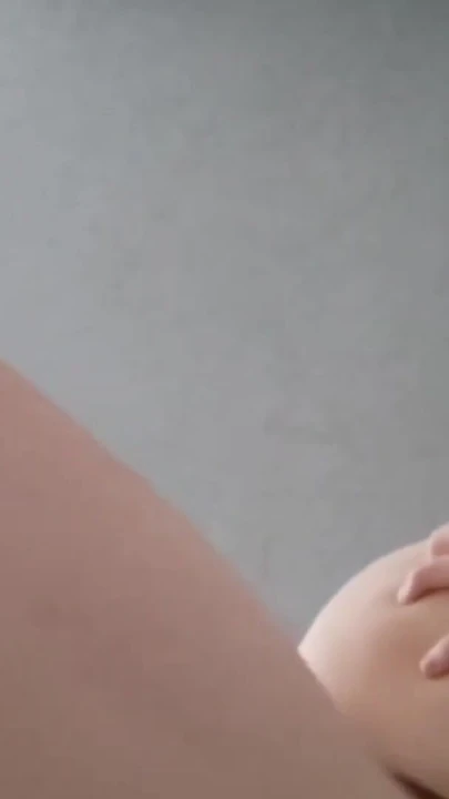 Сногсшибательный момент из "Худенькая тинка трахается в отеле 18-летней"