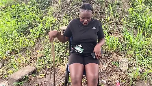 Arkadaşımın kız arkadaşı banyo kapısını açtı ve beni sert sikimle yüz yüze buldu