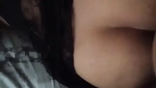 Dd'im sabah odama geliyor ve beni alıyor.