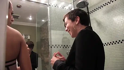 Gorące dziwki lesbijek w świetnej akcji