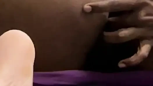 Anne amını okşadığımda çığlık atıyor