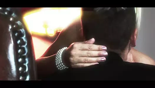 Sikilmeyi seven şehvetli iş kadınları - bölüm #1