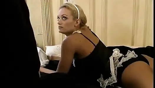Çıplak ayaklı Monica Mayhem'den film akışı gizli