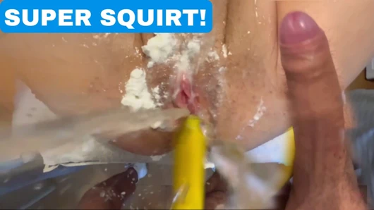 KEDİNİZ bir HİDRANT! Dünyanın En Güçlü Fışkırtması!