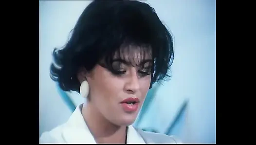 Deborah nasıl emileceğini biliyor