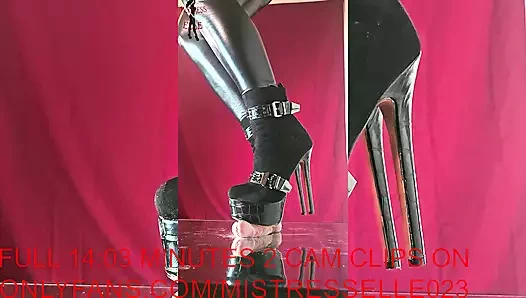 Sahibe Elle damızlık çizmelerini giyiyor kölesinin yarağını öğütüyor