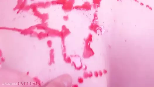 Bdsm meme ucu soluk kızıl saçlı genç için sıkma