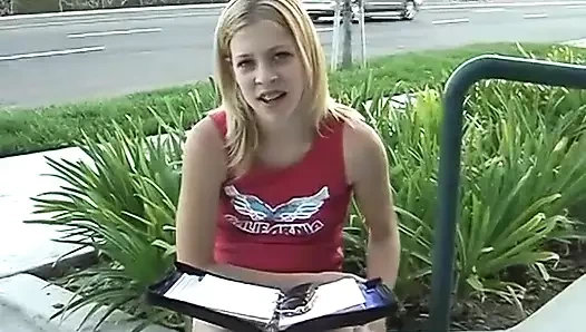 Seksi hatun amında ve ağzında bir yarak olmasını seviyor