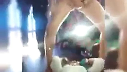 Lezbiyenler ve oyuncak içinde bir parti