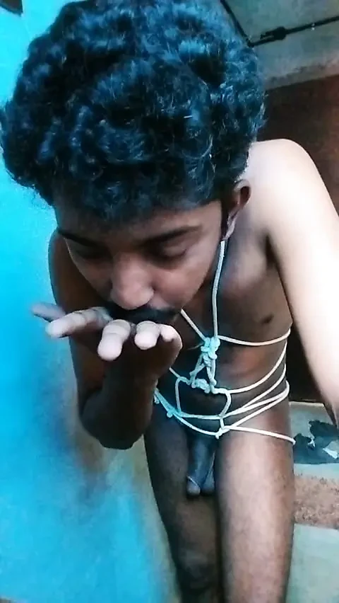 Hedmaster Shithin Fag Kendi Videosunu İzleyerek Boşalma