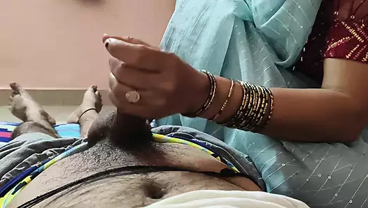 Yeni aşk evli çift romantizmi ve Hintçe seks videosunda sikiliyor