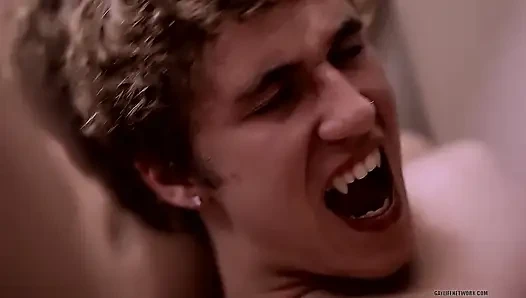 Bir şans karşılaşması ateşli ve ıslak oluyor