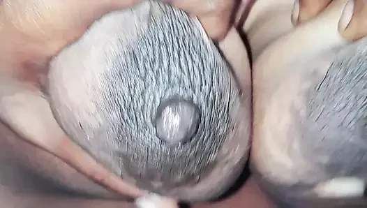 Güney Hintli tamil koca evli kadın... Amcık parmaklanıyor ng.