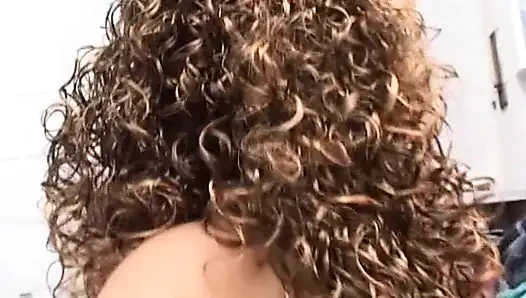 İtalyan amatör kadın banyoda sikiliyor