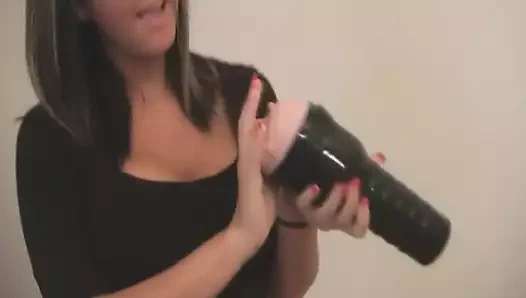 Kayden krush mastürbasyon yapıyor ve oyuncakla oynuyor