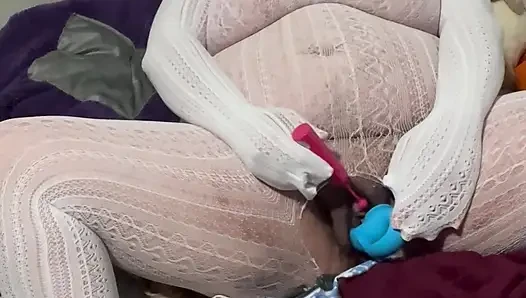 Üçlü penetrasyonla sikiliyor