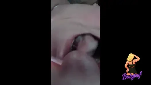 Orta yaşlı seksi kadın 60 yaşındaki üvey anne yarak emiyor ve döl yutuyor