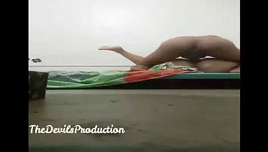 çevreleyecek sert pinay