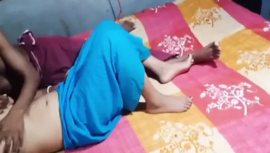Ben ve kocam Hintli anal romantik sikişiyor